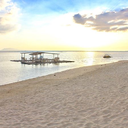 Bella Beach Resort Batangas Лиан Экстерьер фото