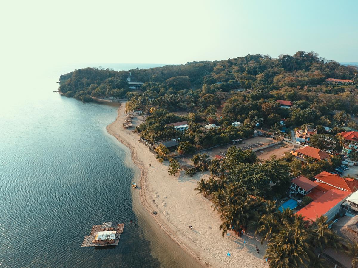 Bella Beach Resort Batangas Лиан Экстерьер фото