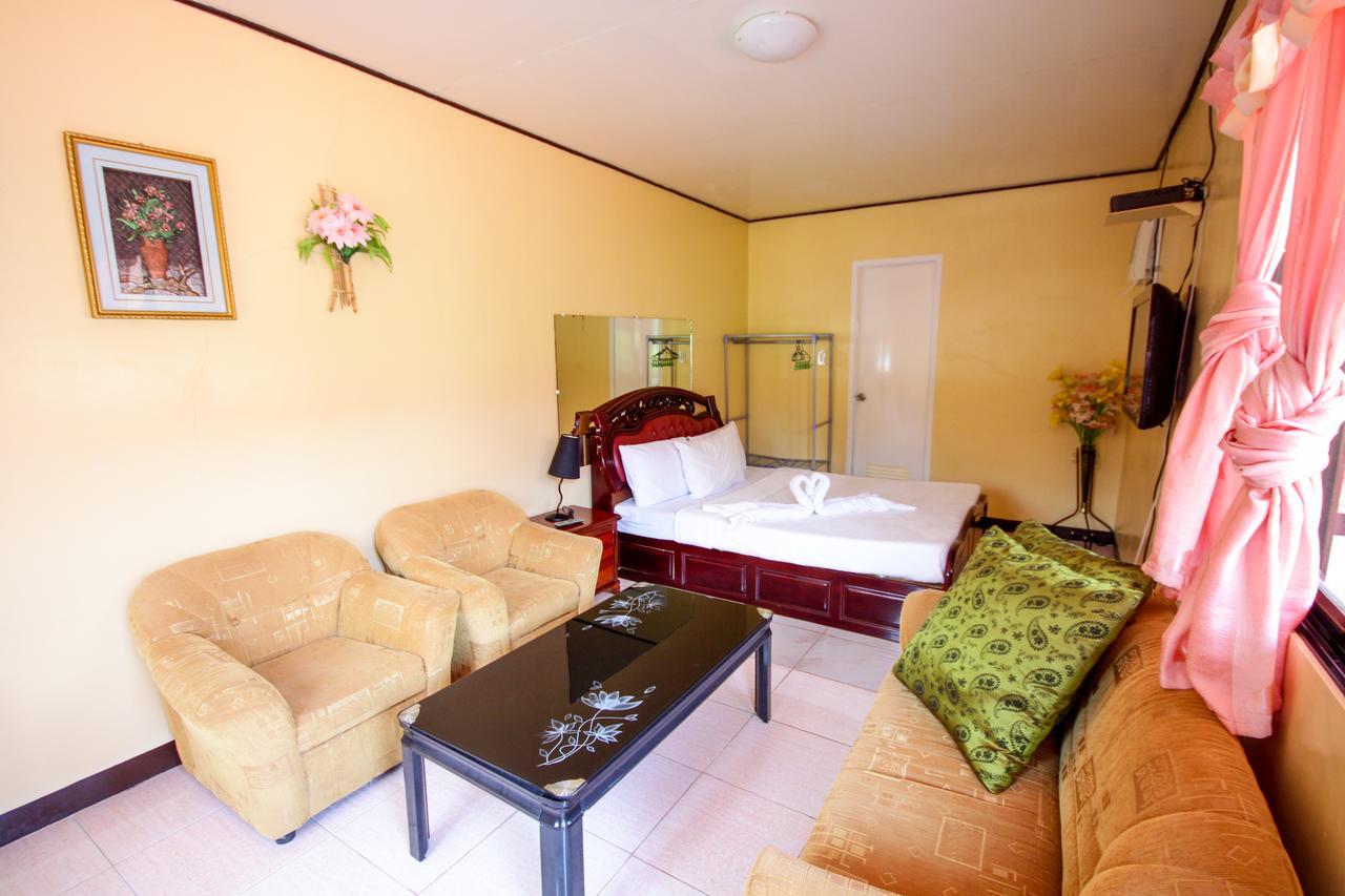 Bella Beach Resort Batangas Лиан Экстерьер фото