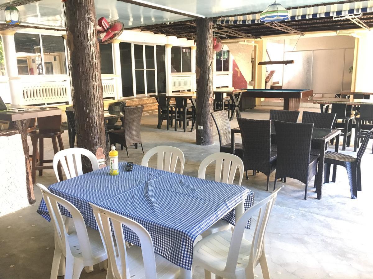 Bella Beach Resort Batangas Лиан Экстерьер фото